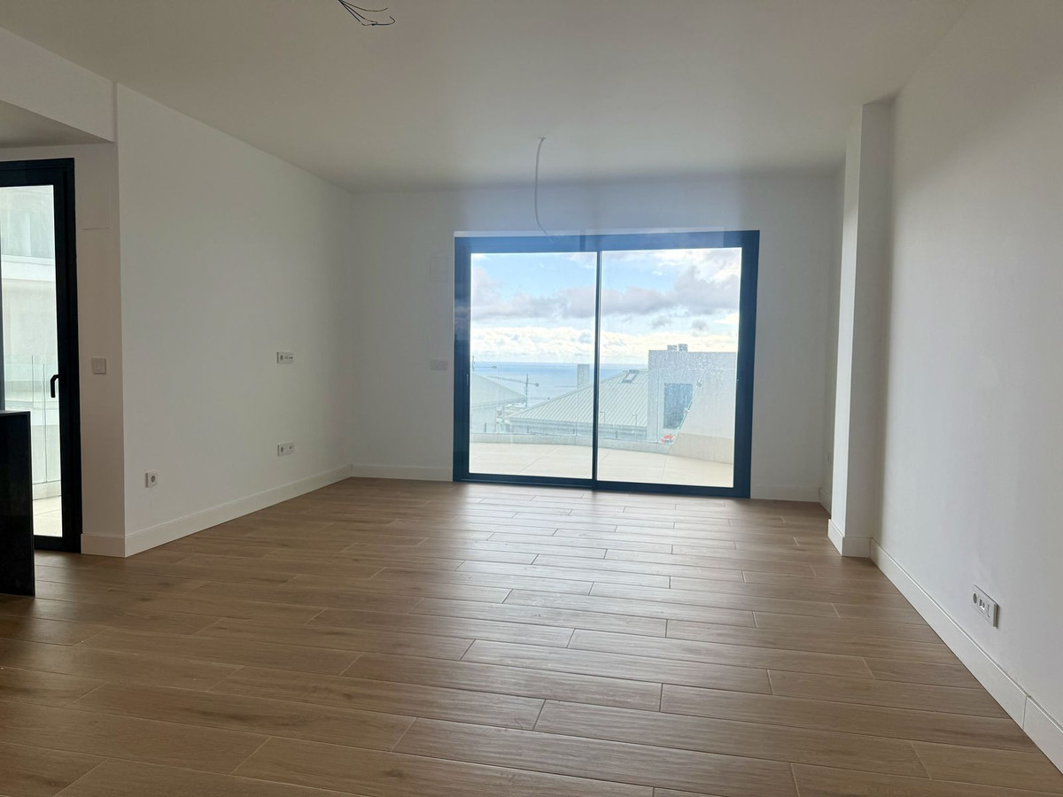 3 Bed Apartment for sale in Fuengirola Costa Del Sol, Málaga, Spain
