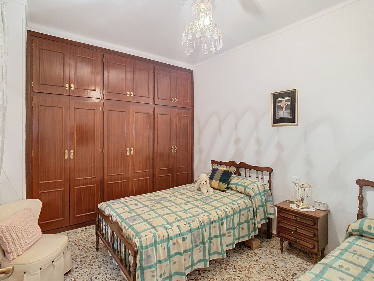 Se vende Pareada de 5 dormitorios en Costa Del Sol East, Málaga, España