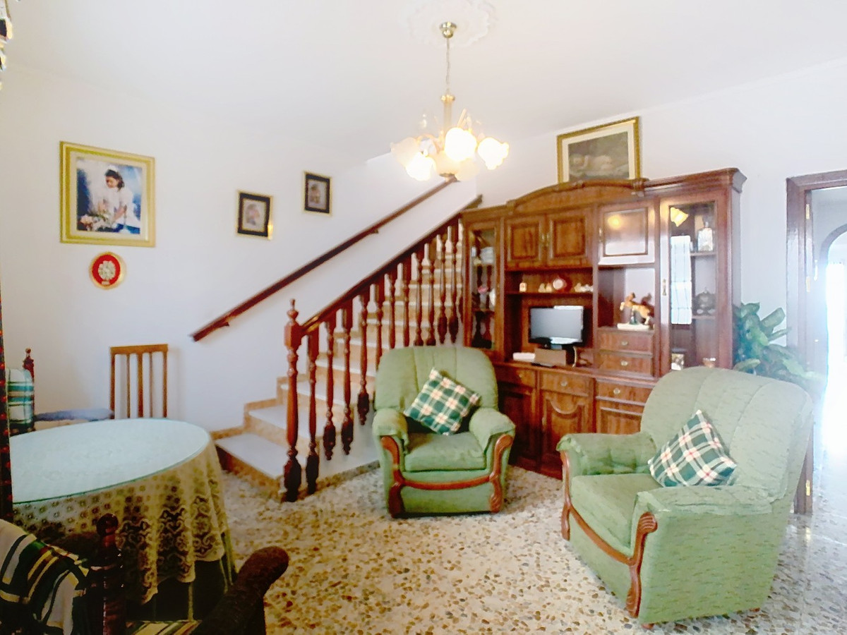 Se vende Pareada de 5 dormitorios en Costa Del Sol East, Málaga, España