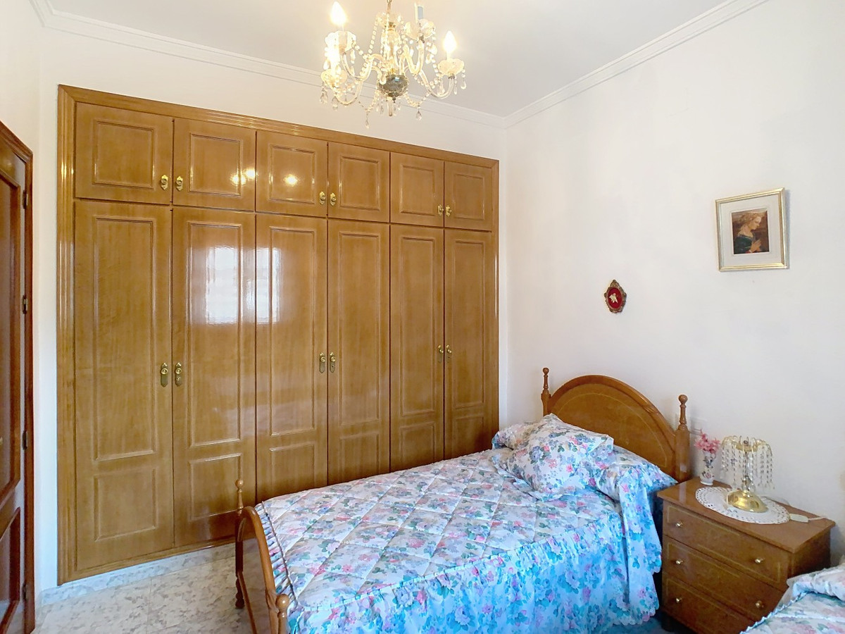 Se vende Pareada de 5 dormitorios en Costa Del Sol East, Málaga, España