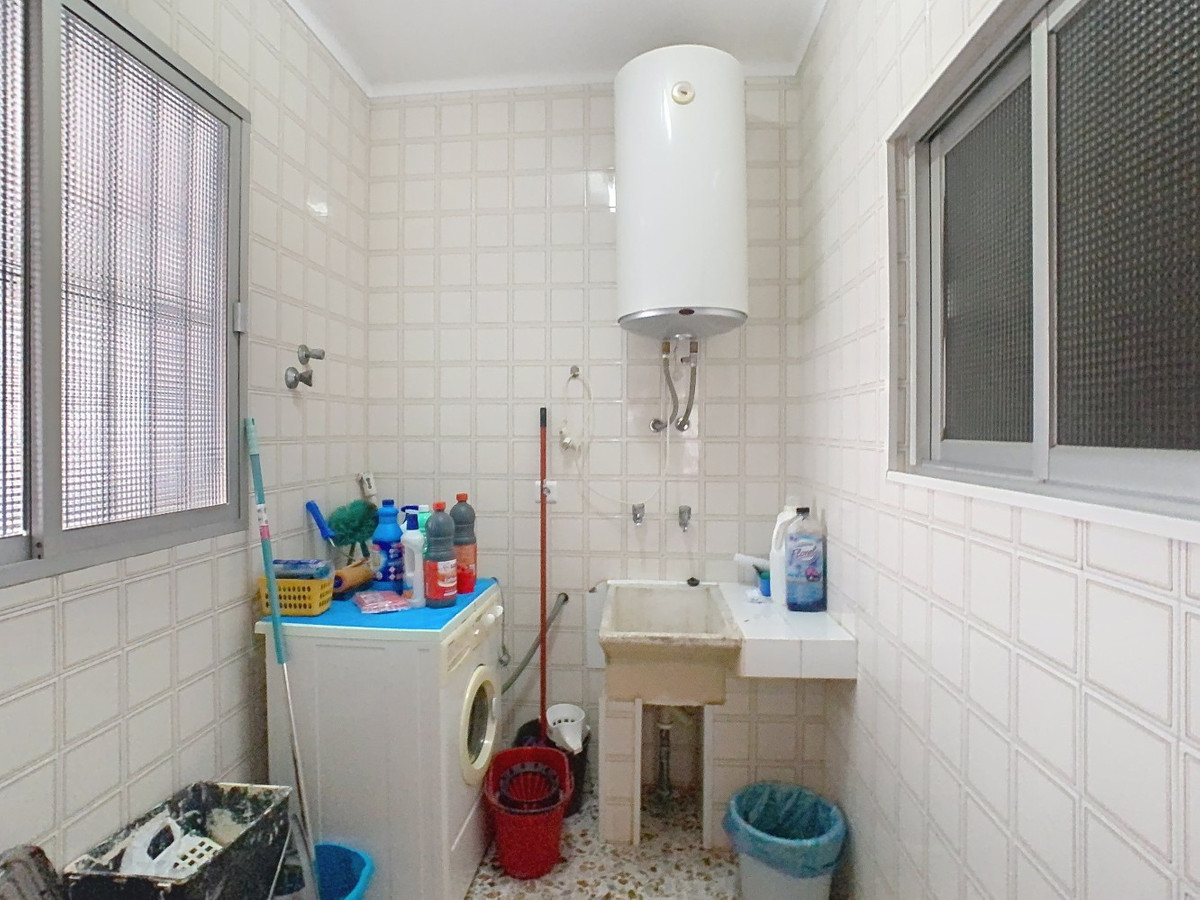 Se vende Pareada de 5 dormitorios en Costa Del Sol East, Málaga, España