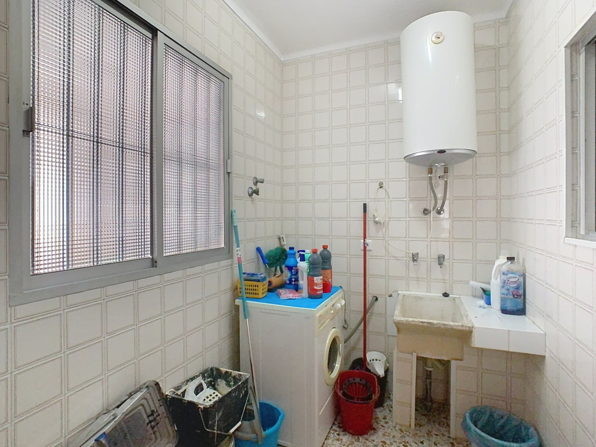 Se vende Pareada de 5 dormitorios en Costa Del Sol East, Málaga, España