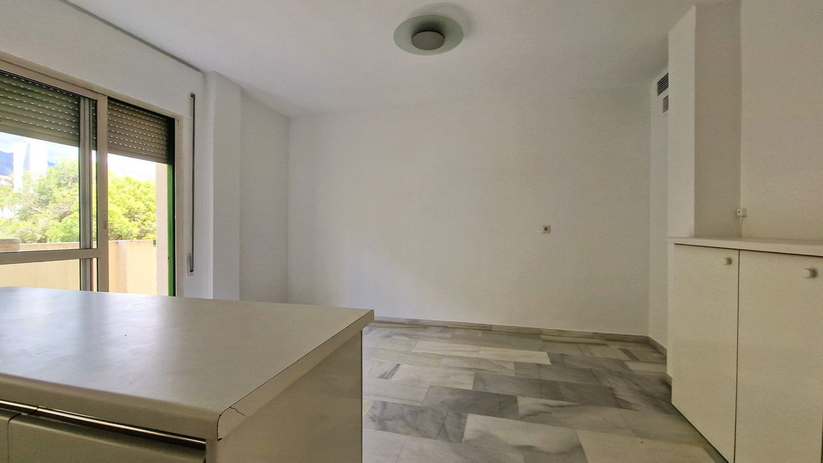 4 Bed Apartment for sale in Marbella Costa Del Sol, Málaga, Spain