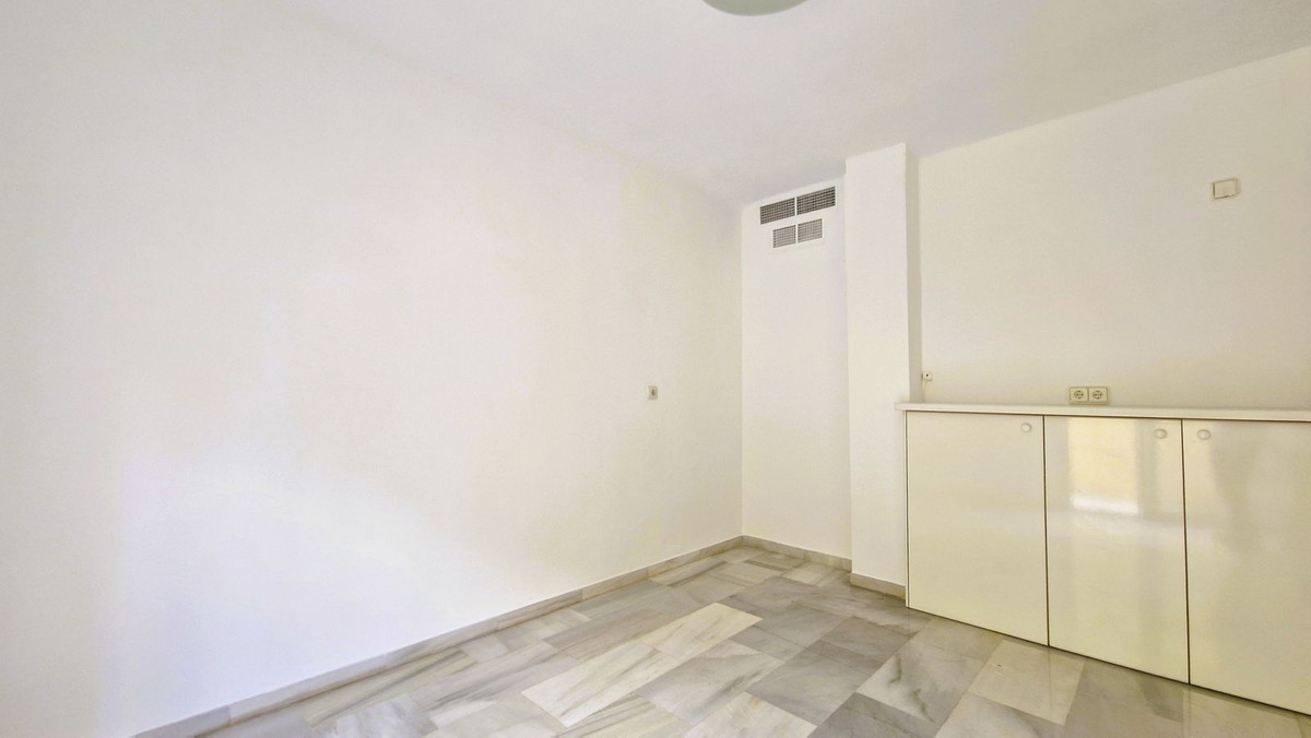4 Bed Apartment for sale in Marbella Costa Del Sol, Málaga, Spain