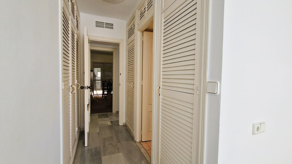 4 Bed Apartment for sale in Marbella Costa Del Sol, Málaga, Spain