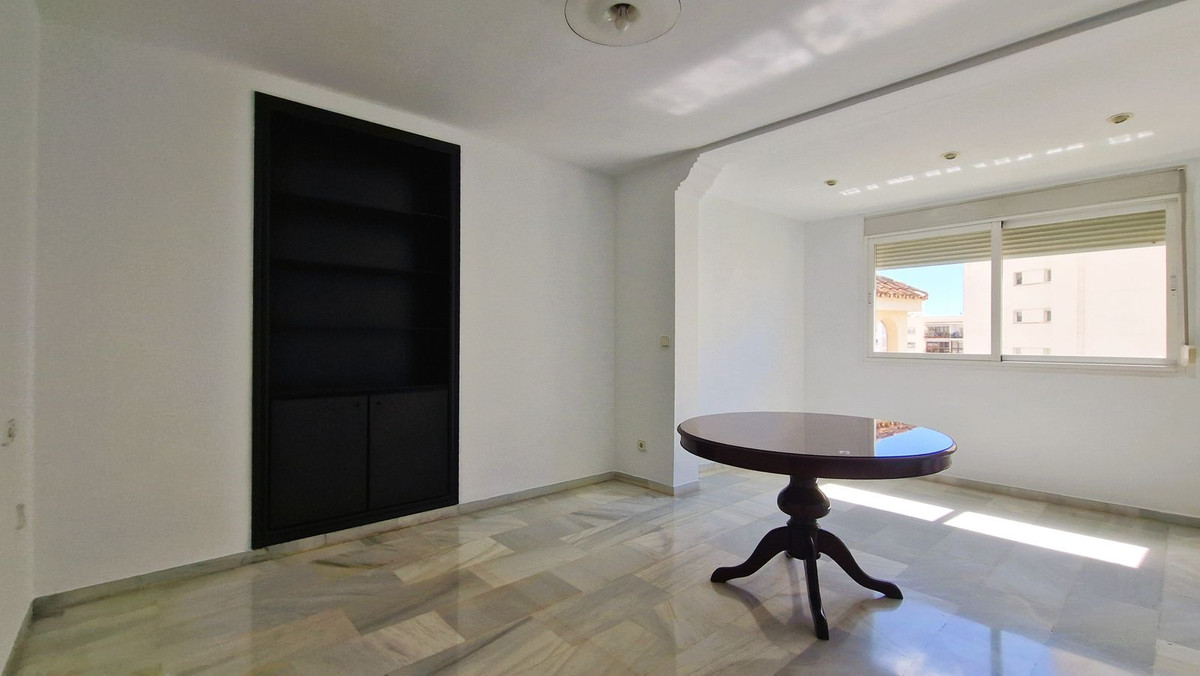 4 Bed Apartment for sale in Marbella Costa Del Sol, Málaga, Spain