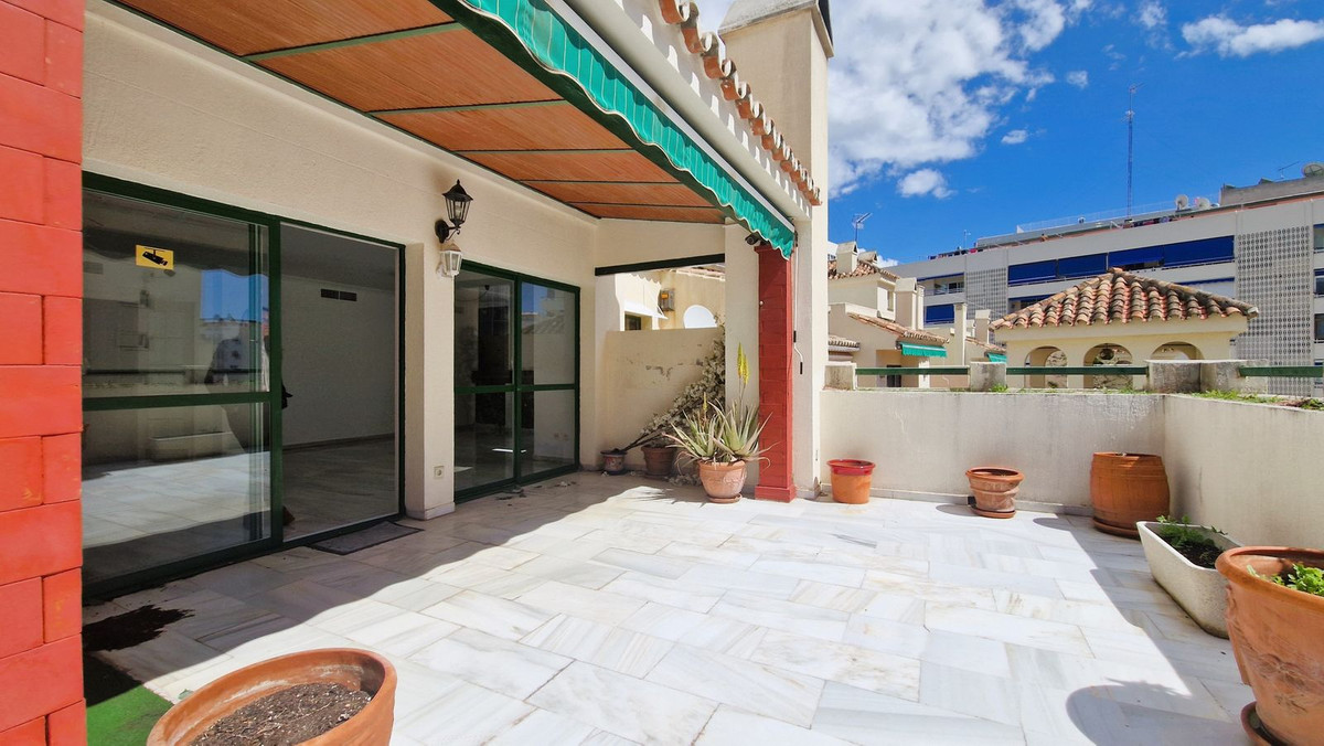 4 Bed Apartment for sale in Marbella Costa Del Sol, Málaga, Spain