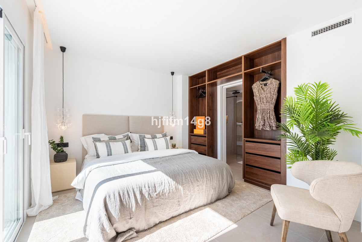 Se vende Apartamento Planta Media de 3 dormitorios en Costa Del Sol, Málaga, España