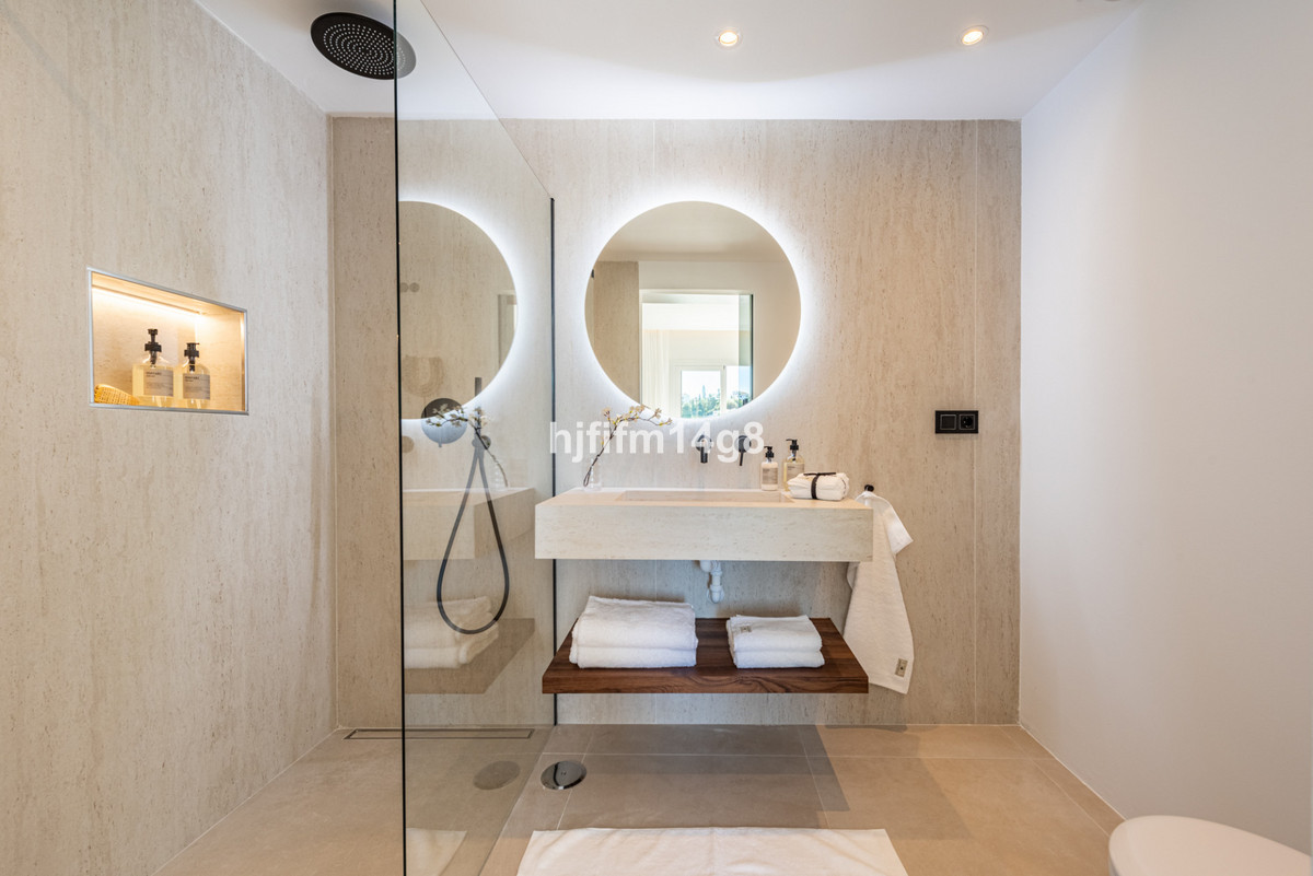 Se vende Apartamento Planta Media de 3 dormitorios en Costa Del Sol, Málaga, España