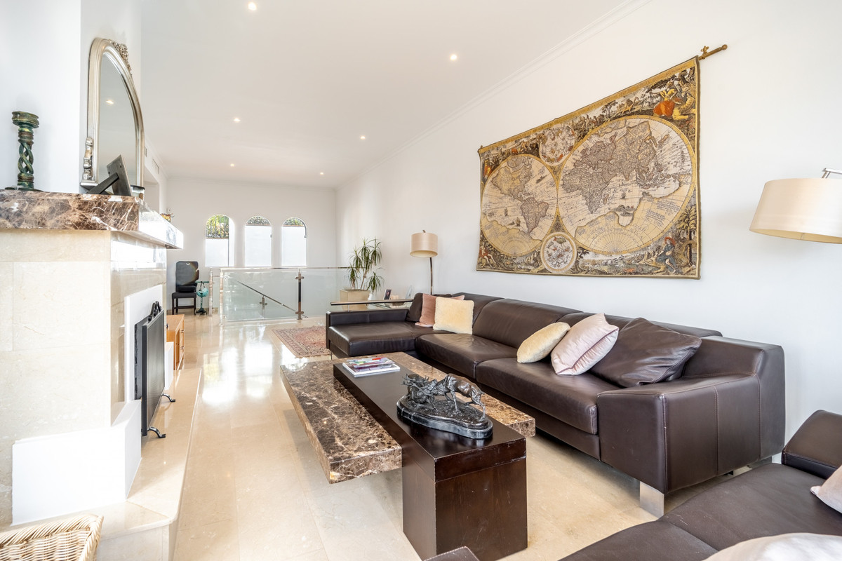 4 Bed Townhouse for sale in Istán Costa Del Sol, Málaga, Spain