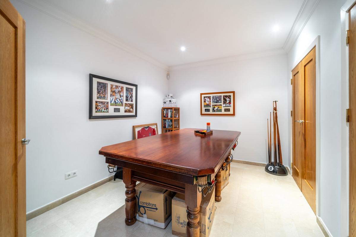 4 Bed Townhouse for sale in Istán Costa Del Sol, Málaga, Spain