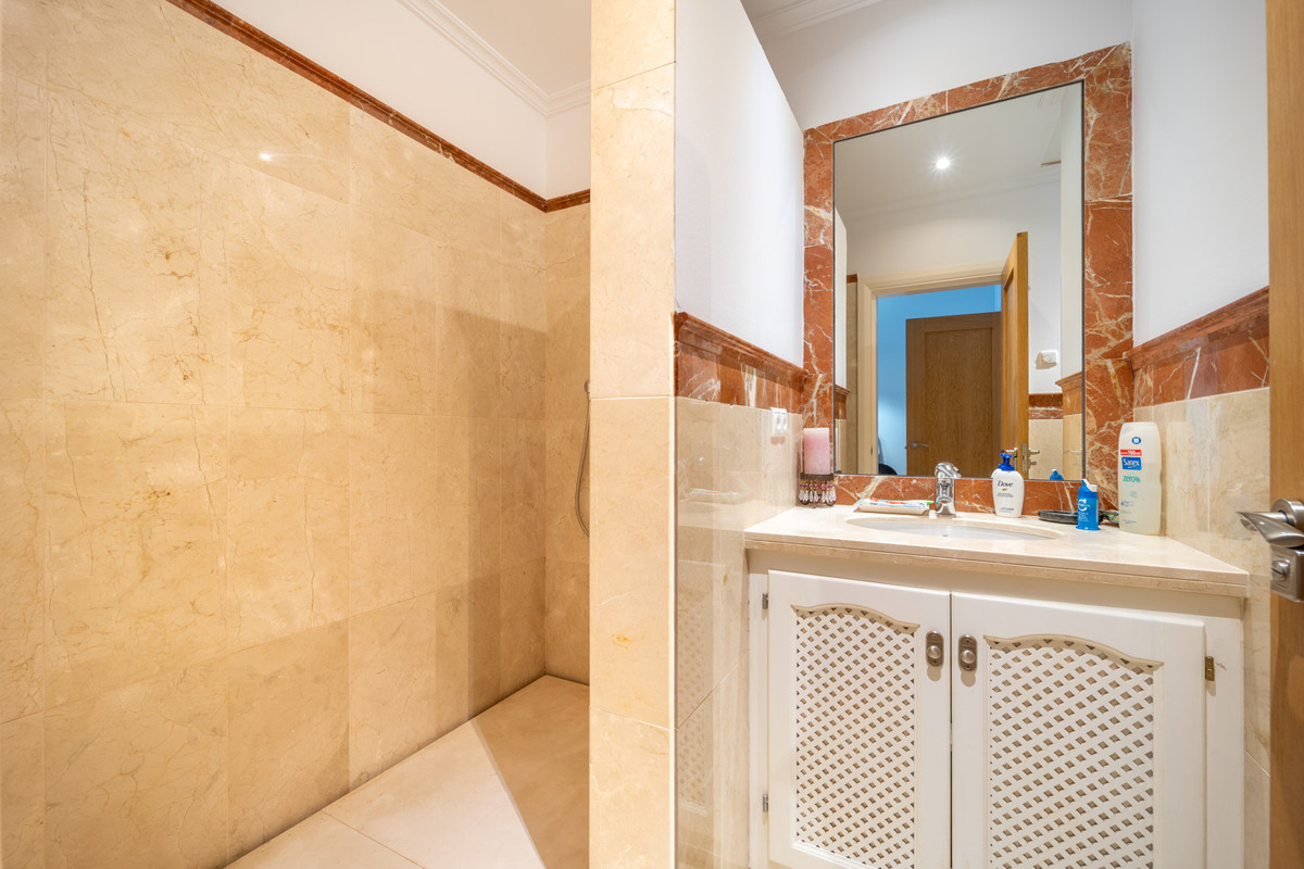 4 Bed Townhouse for sale in Istán Costa Del Sol, Málaga, Spain