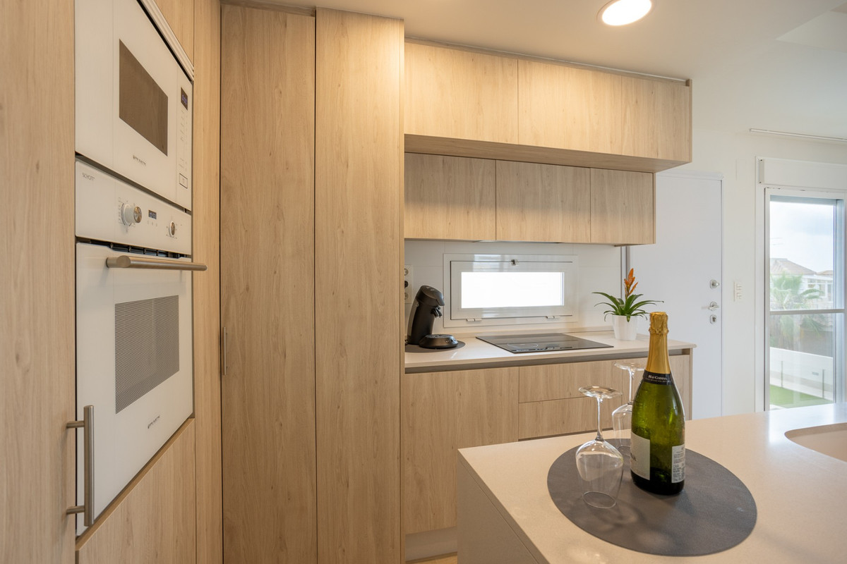 Se vende Apartamento en Planta Última de 2 dormitorios en Costa Blanca, Alicante, España
