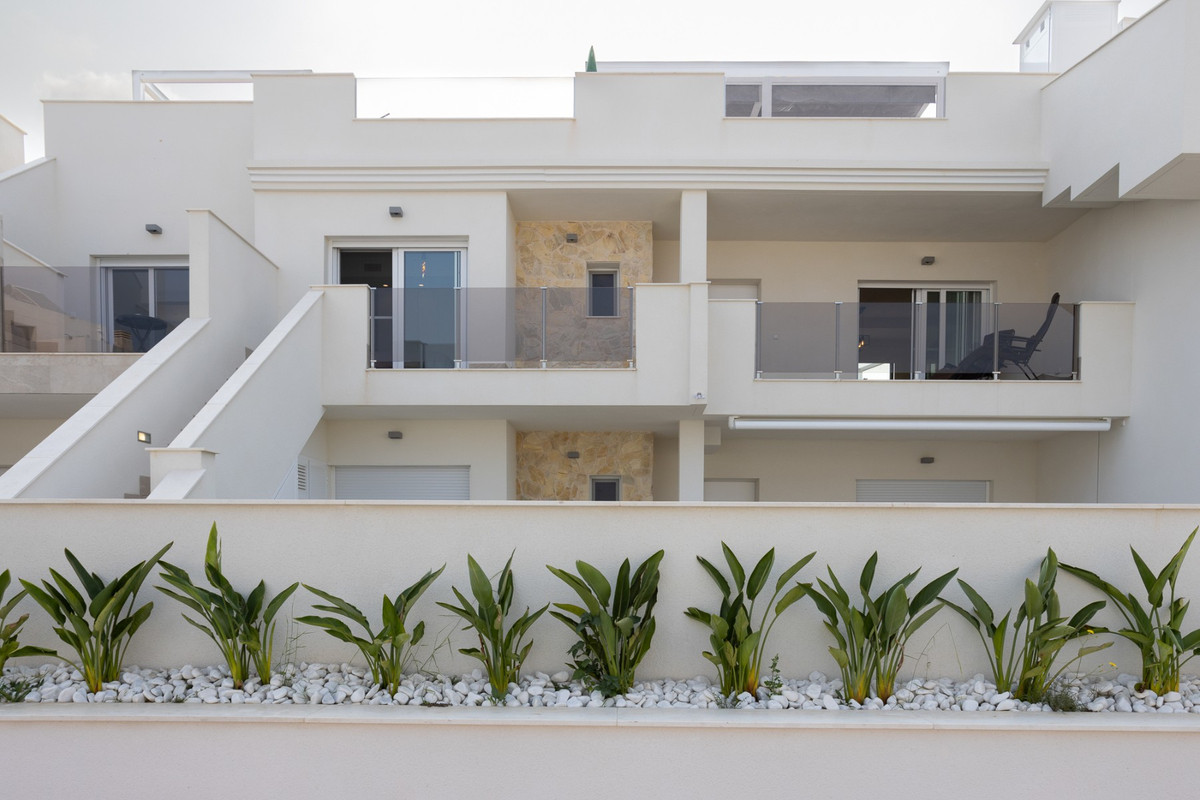 Se vende Apartamento en Planta Última de 2 dormitorios en Costa Blanca, Alicante, España