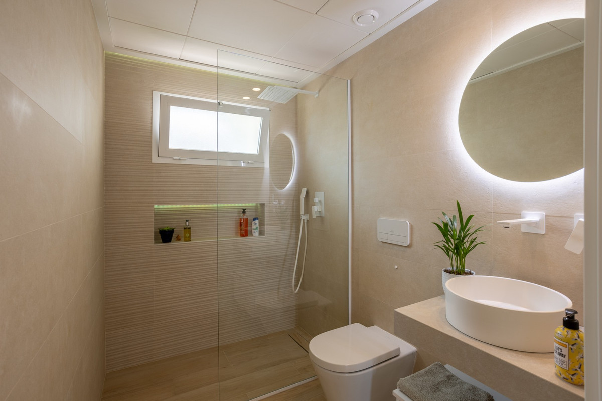 Se vende Apartamento en Planta Última de 2 dormitorios en Costa Blanca, Alicante, España