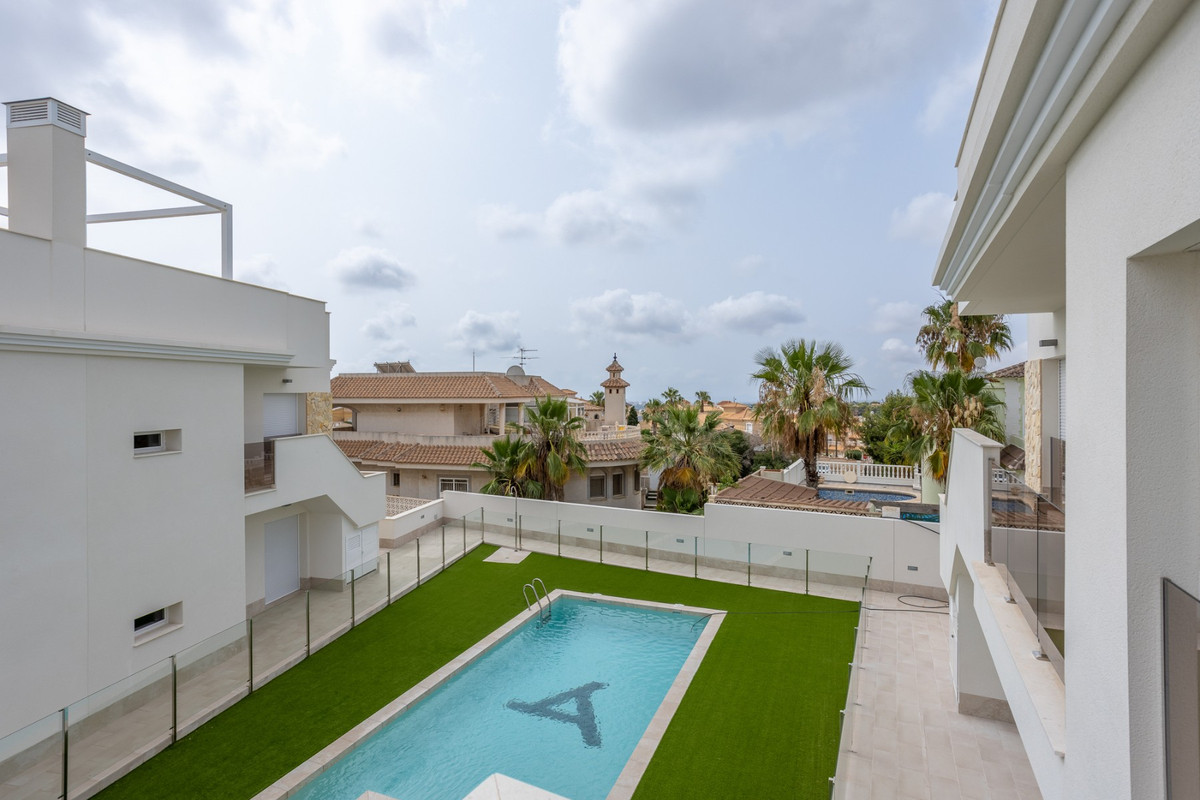 Se vende Apartamento en Planta Última de 2 dormitorios en Costa Blanca, Alicante, España