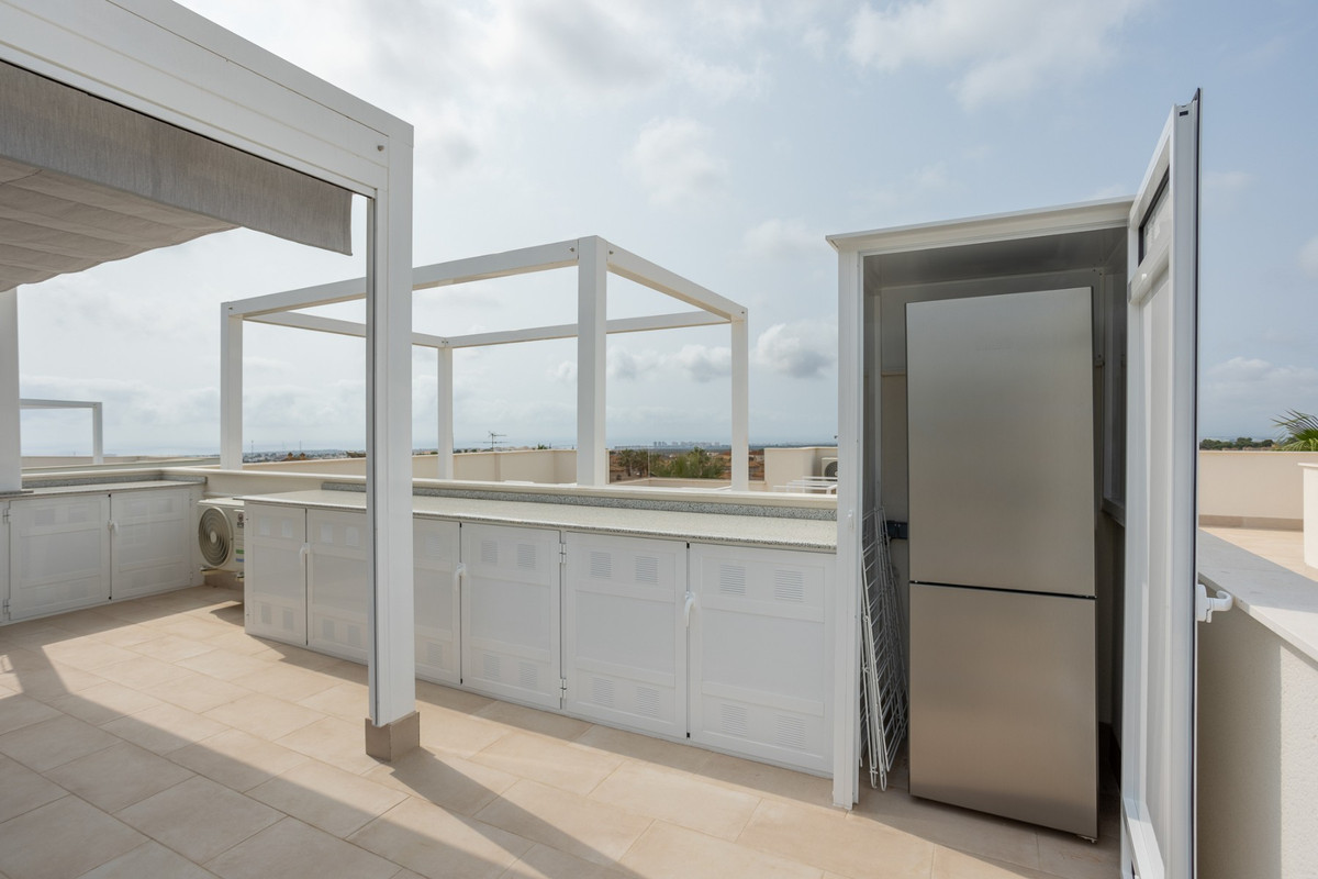 Se vende Apartamento en Planta Última de 2 dormitorios en Costa Blanca, Alicante, España