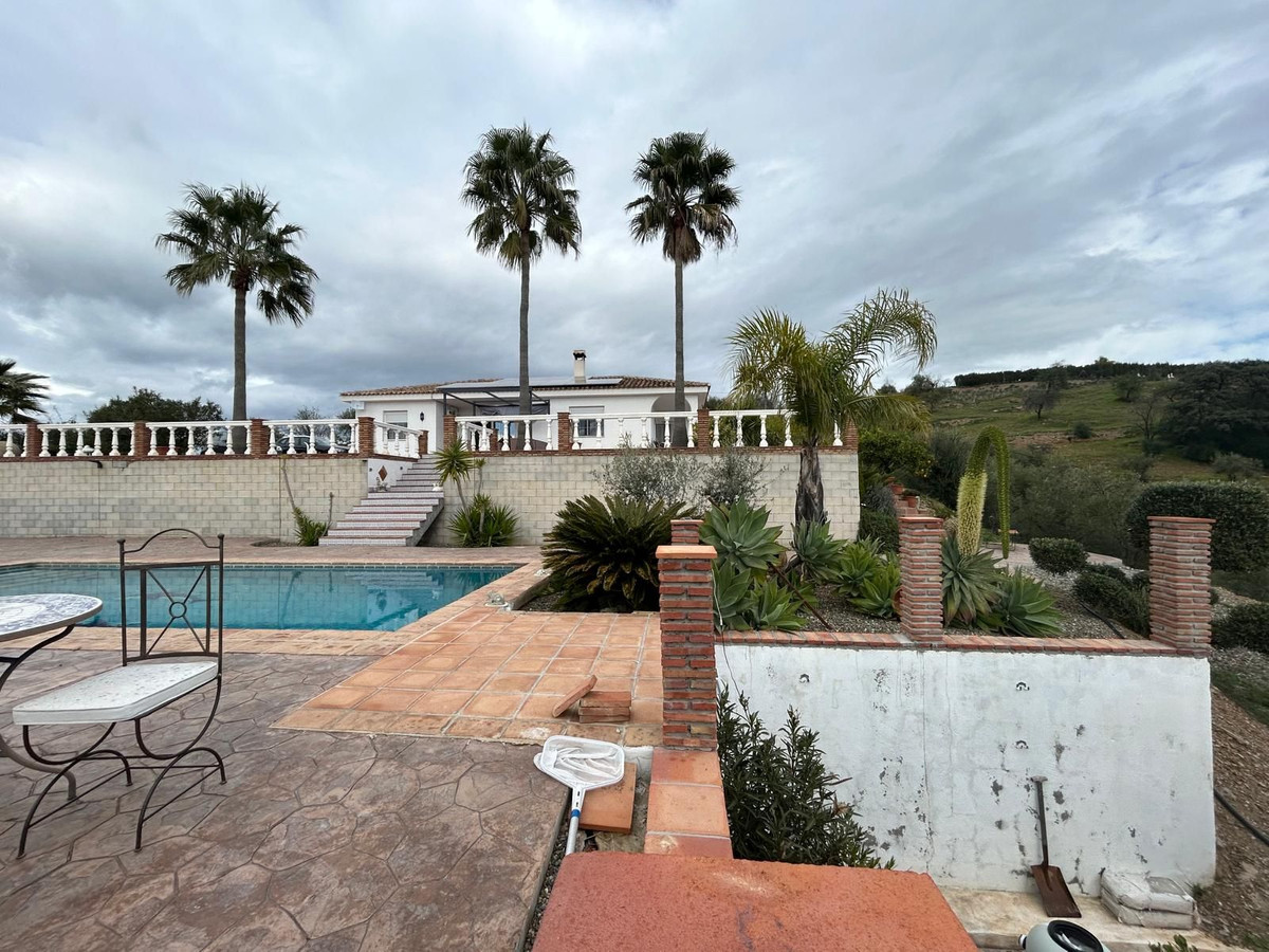 4 Bed Townhouse for sale in Guaro Costa Del Sol, Málaga, Spain