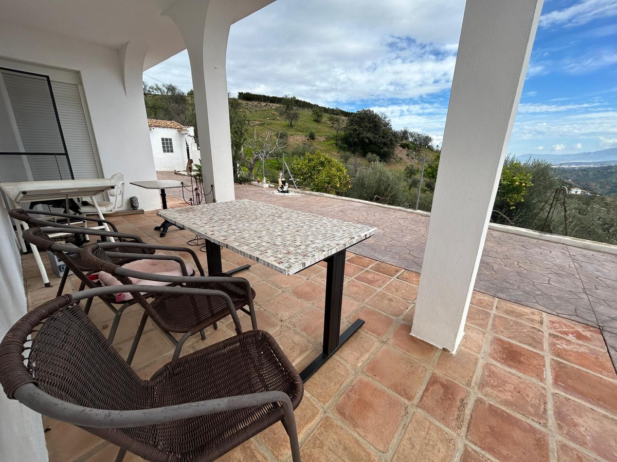 4 Bed Townhouse for sale in Guaro Costa Del Sol, Málaga, Spain