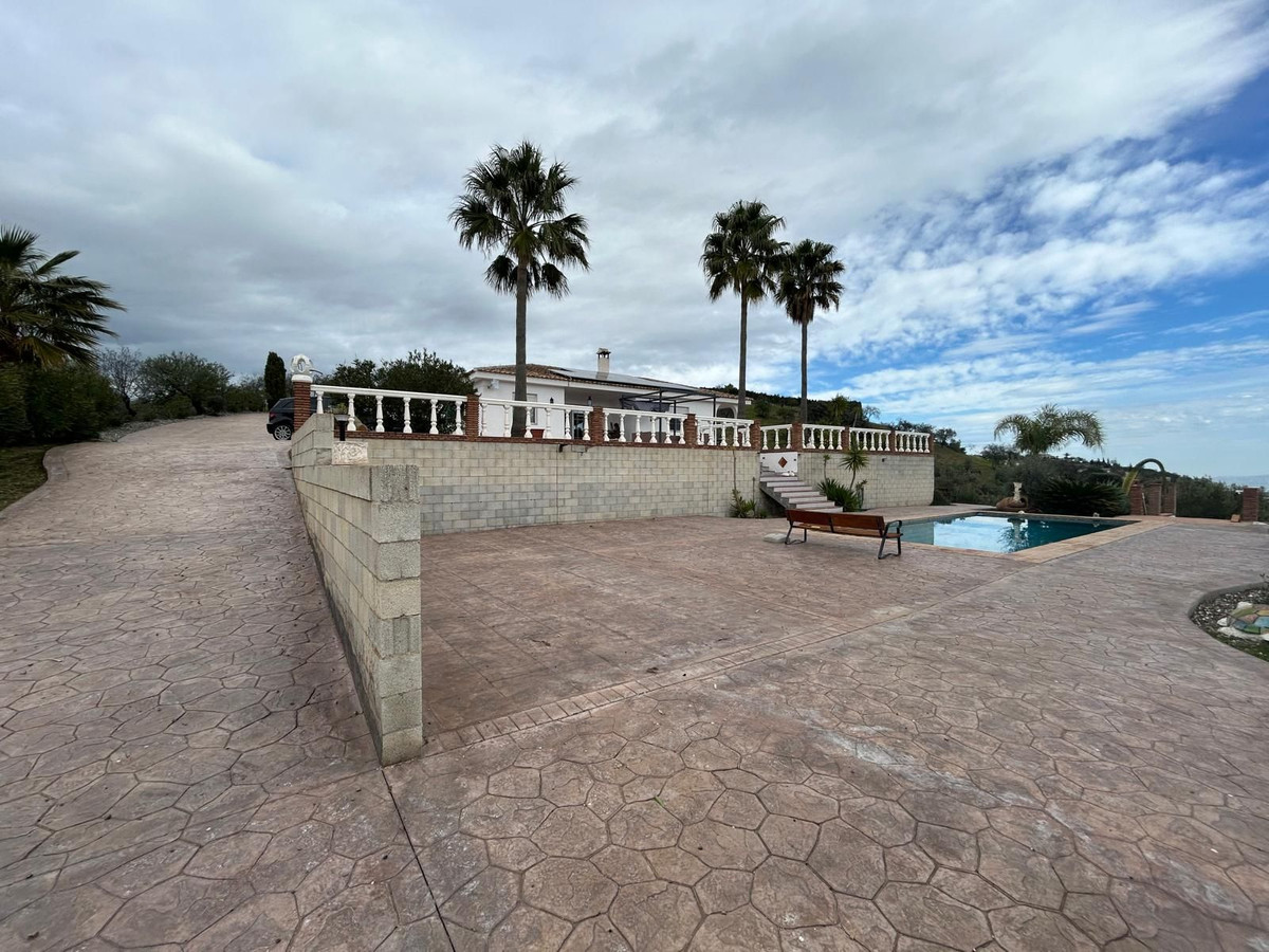 4 Bed Townhouse for sale in Guaro Costa Del Sol, Málaga, Spain