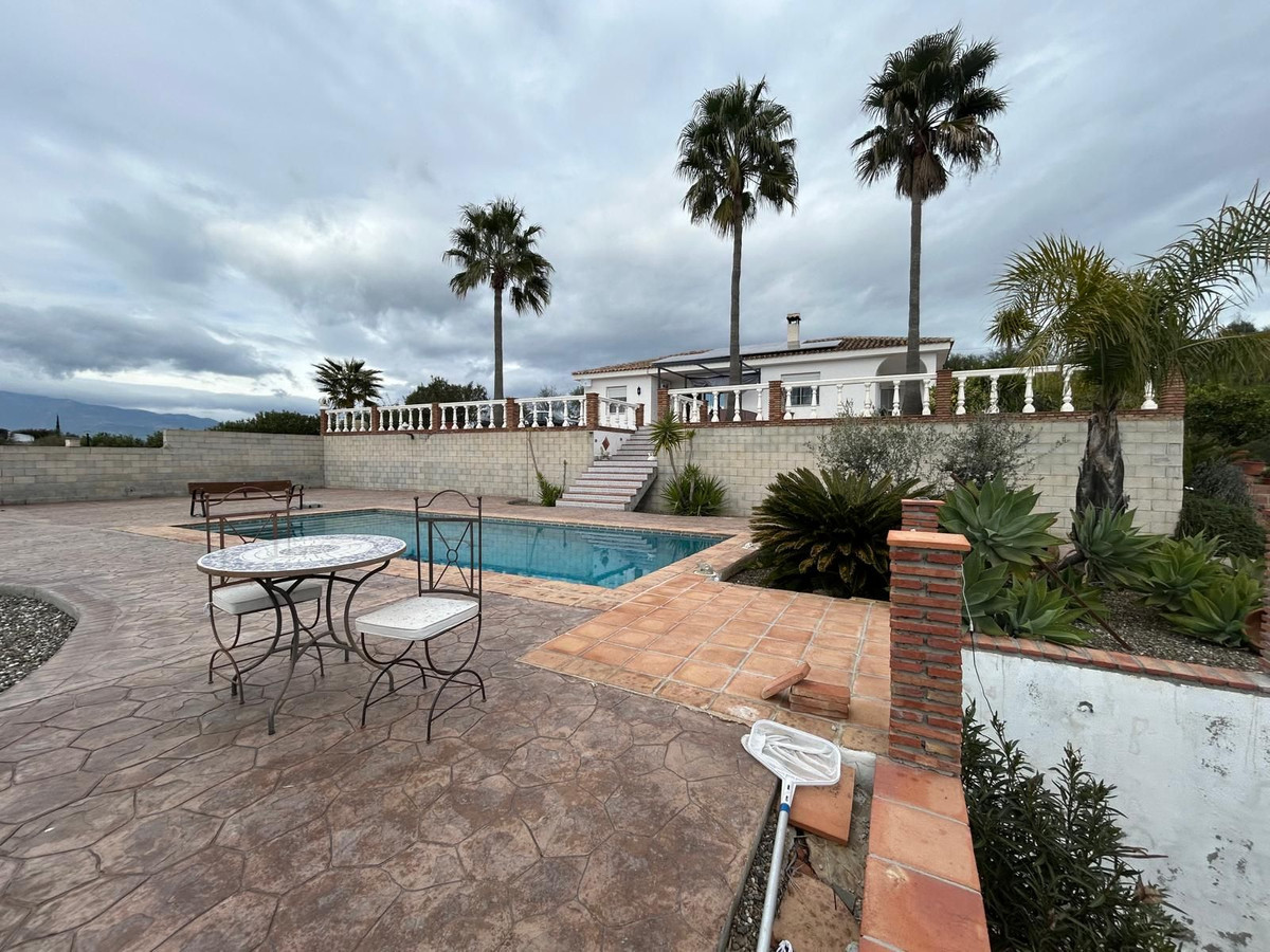 4 Bed Townhouse for sale in Guaro Costa Del Sol, Málaga, Spain