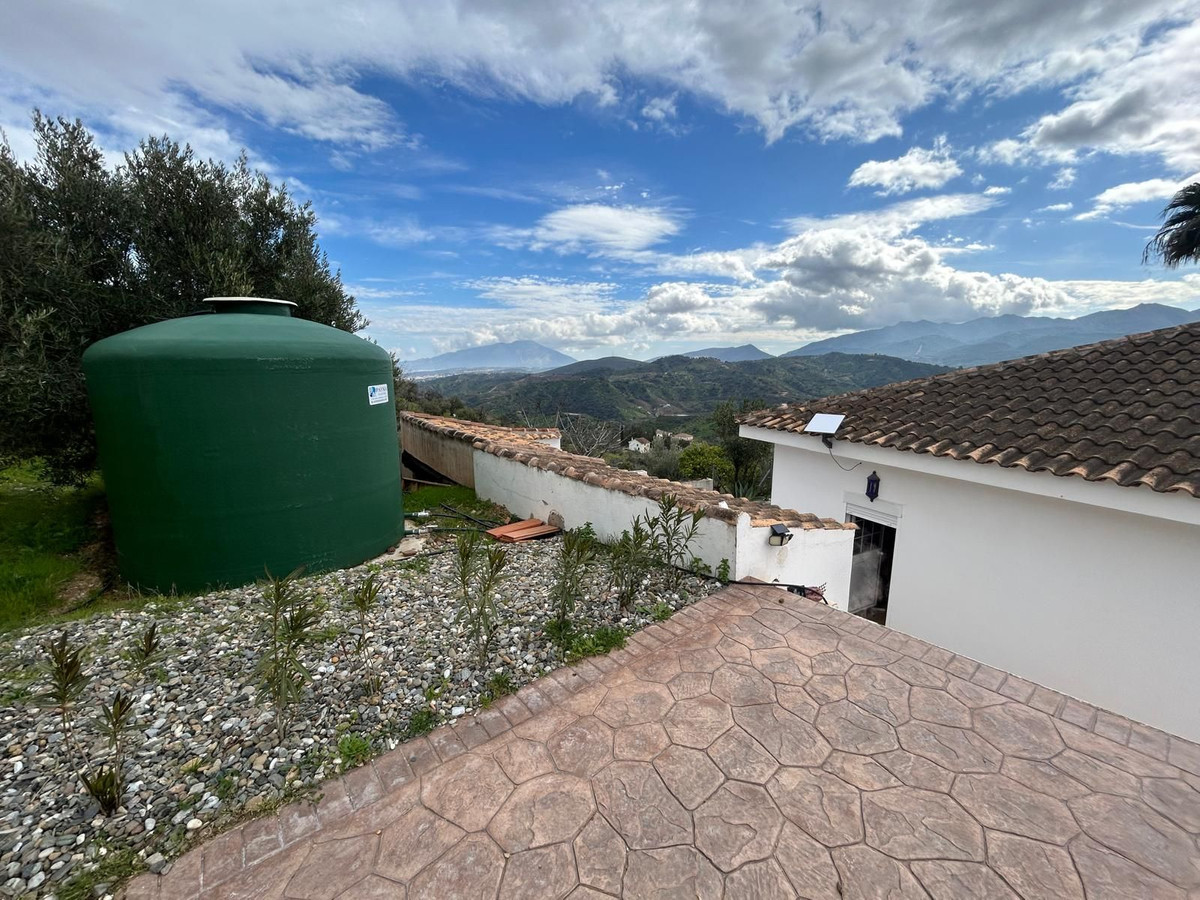 4 Bed Townhouse for sale in Guaro Costa Del Sol, Málaga, Spain
