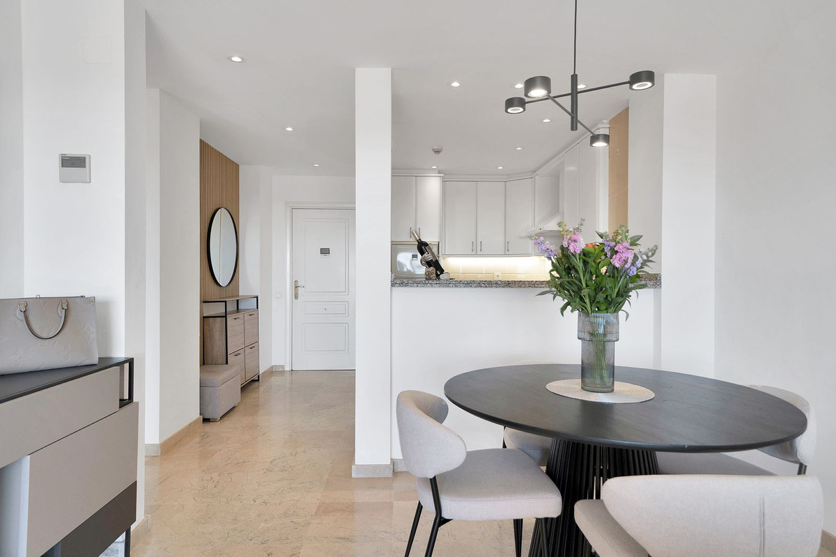 Se vende Apartamento Planta Media de 2 dormitorios en Costa Del Sol, Málaga, España