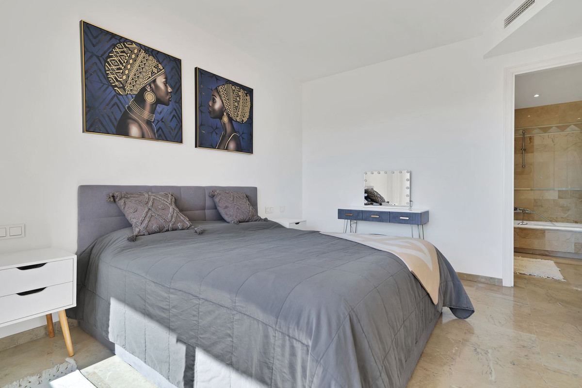 Se vende Apartamento Planta Media de 2 dormitorios en Costa Del Sol, Málaga, España