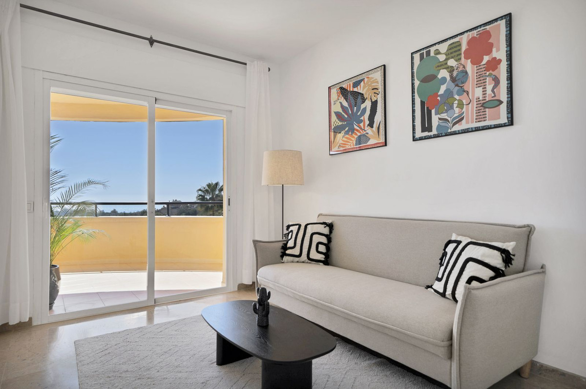 Se vende Apartamento Planta Media de 2 dormitorios en Costa Del Sol, Málaga, España