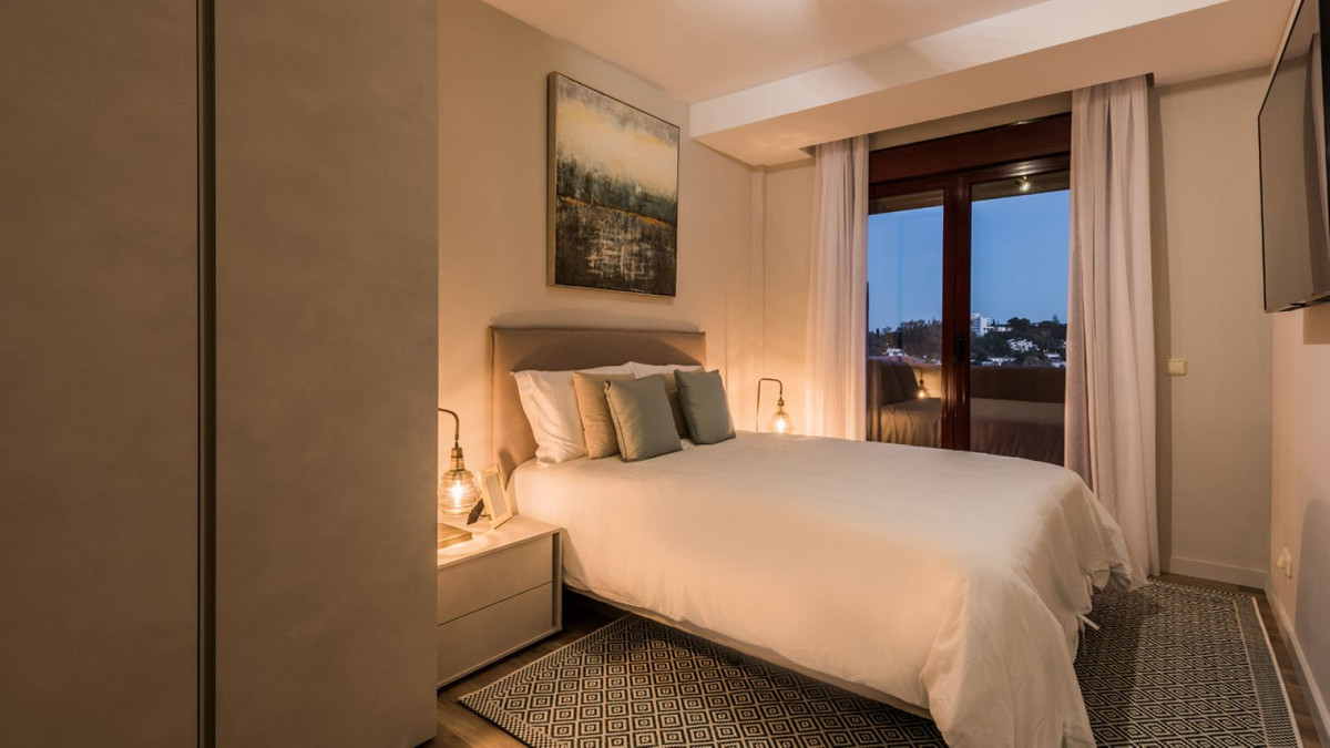 2 Bed Apartment for sale in El Paraiso Costa Del Sol, Málaga, Spain