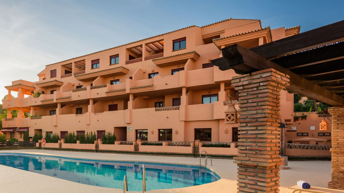 2 Bed Apartment for sale in El Paraiso Costa Del Sol, Málaga, Spain