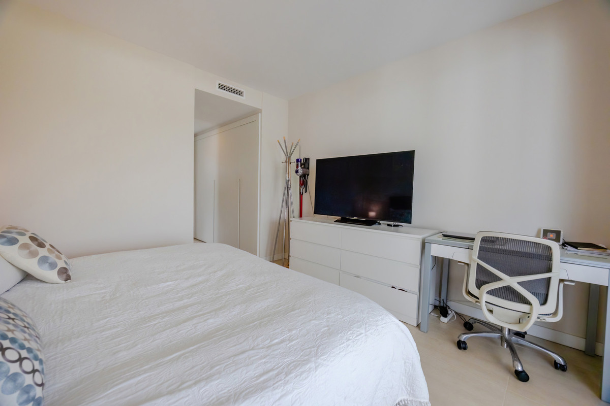 2 Bed Apartment for sale in Selwo Costa Del Sol, Málaga, Spain