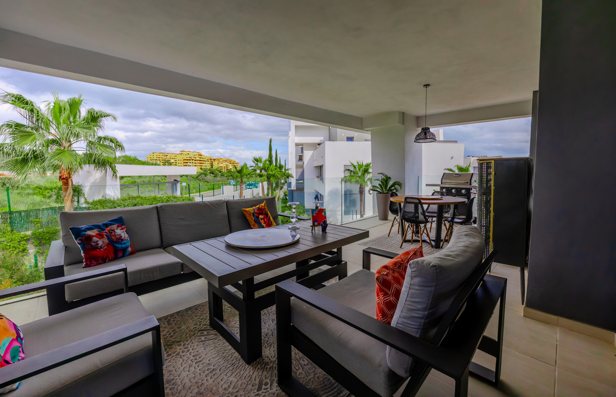 2 Bed Apartment for sale in Selwo Costa Del Sol, Málaga, Spain