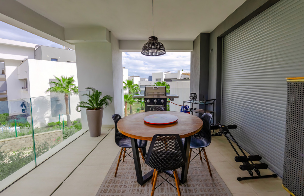 2 Bed Apartment for sale in Selwo Costa Del Sol, Málaga, Spain