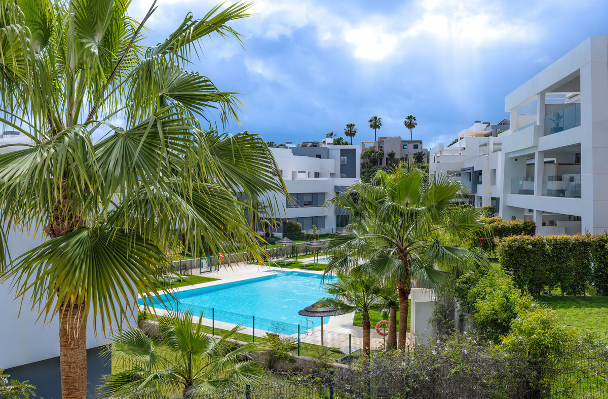 2 Bed Apartment for sale in Selwo Costa Del Sol, Málaga, Spain