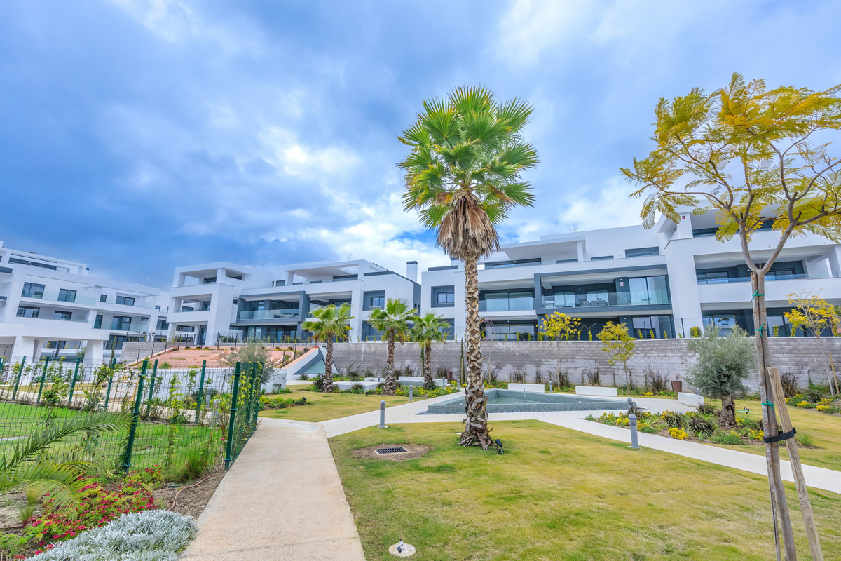 2 Bed Apartment for sale in Selwo Costa Del Sol, Málaga, Spain