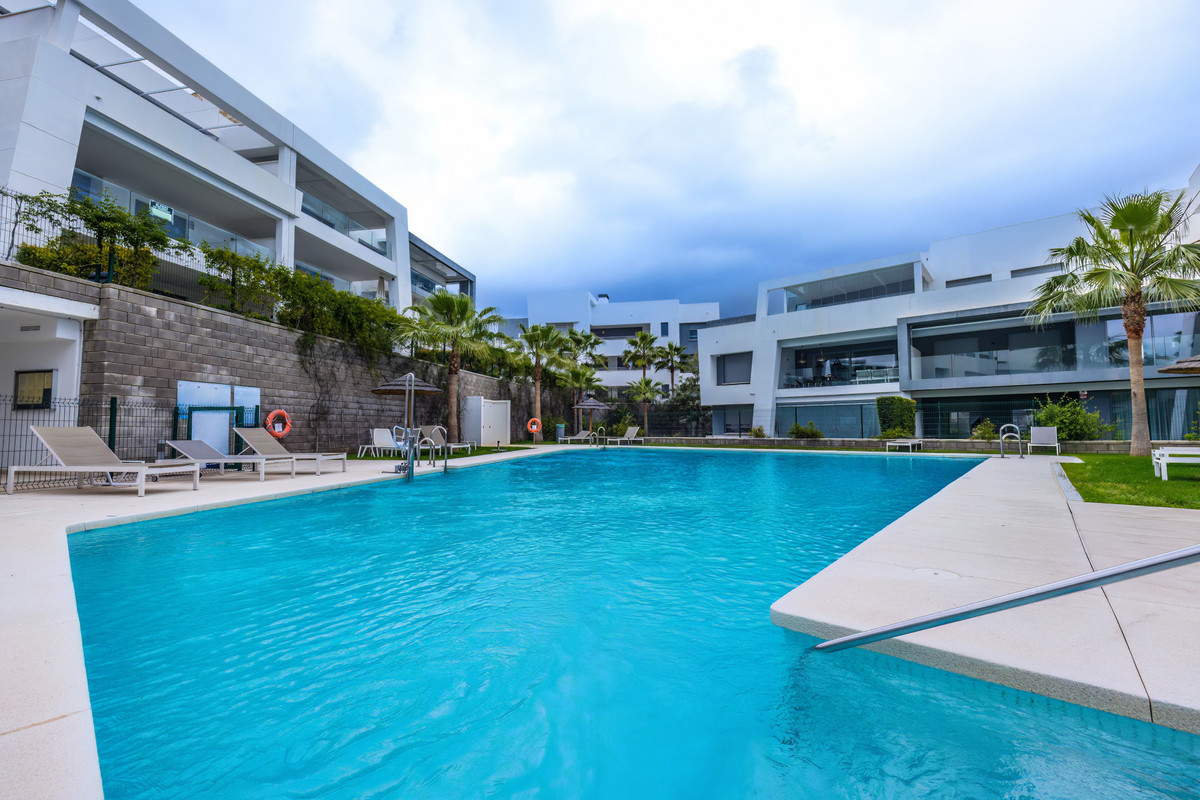2 Bed Apartment for sale in Selwo Costa Del Sol, Málaga, Spain