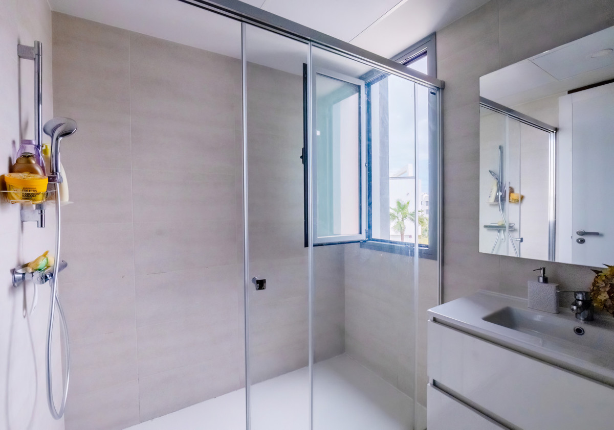 2 Bed Apartment for sale in Selwo Costa Del Sol, Málaga, Spain