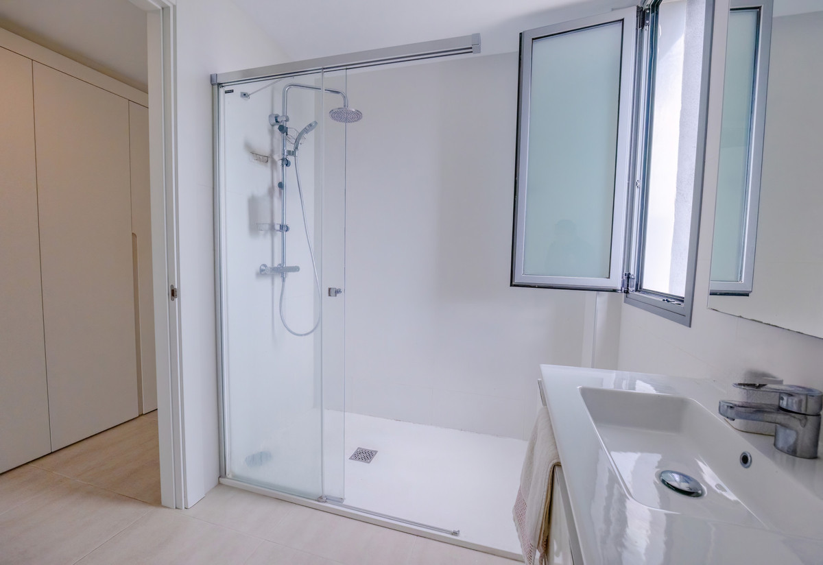 2 Bed Apartment for sale in Selwo Costa Del Sol, Málaga, Spain