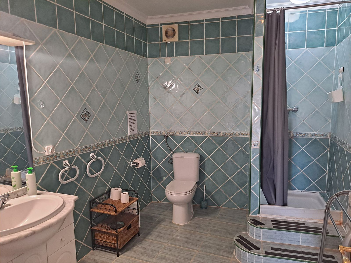 Se vende Villa - Chalet de 6 dormitorios en Costa Del Sol, Málaga, España