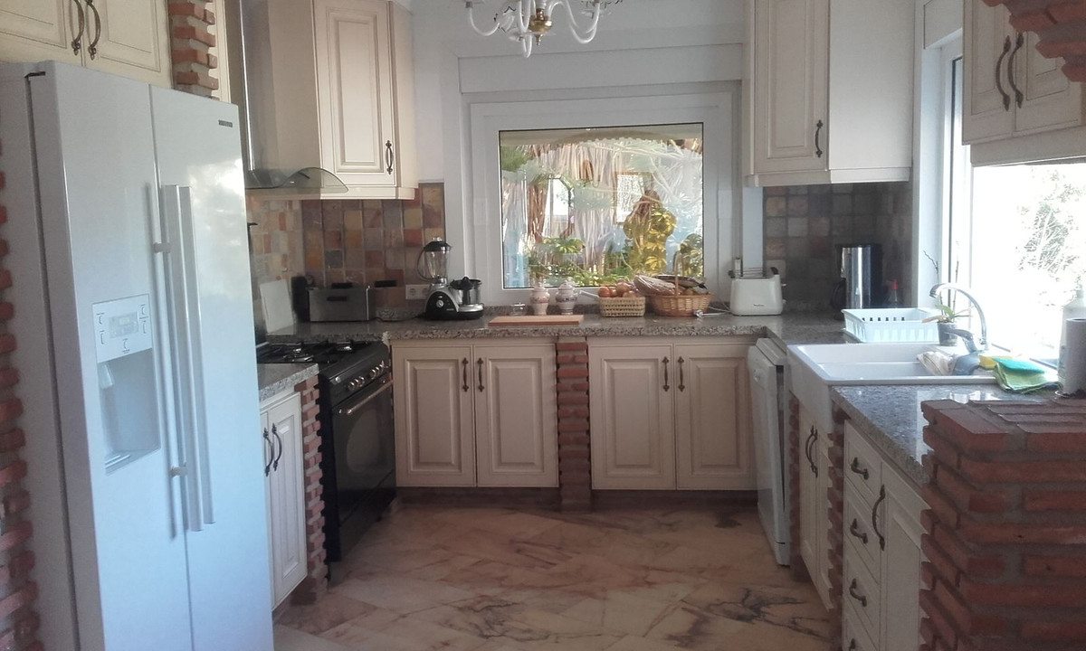 Se vende Villa - Chalet de 6 dormitorios en Costa Del Sol, Málaga, España