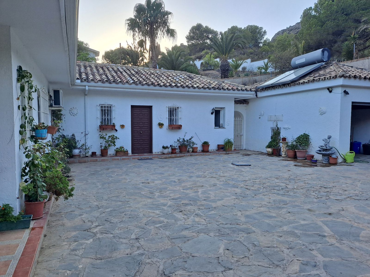 Se vende Villa - Chalet de 6 dormitorios en Costa Del Sol, Málaga, España