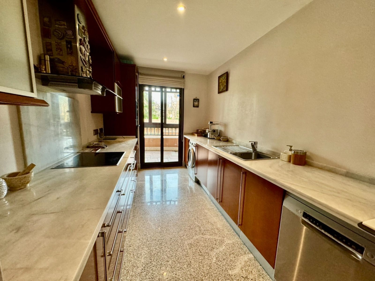 3 Bed Apartment for sale in San Pedro De Alcántara Costa Del Sol, Málaga, Spain