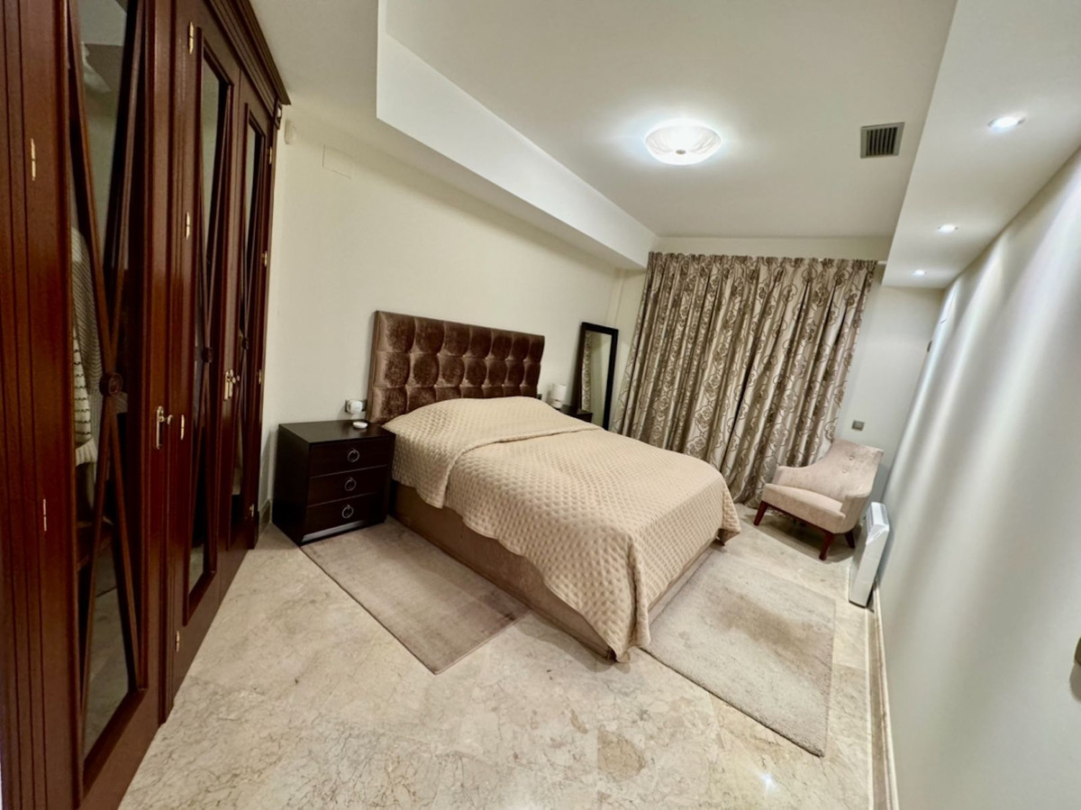 3 Bed Apartment for sale in San Pedro De Alcántara Costa Del Sol, Málaga, Spain