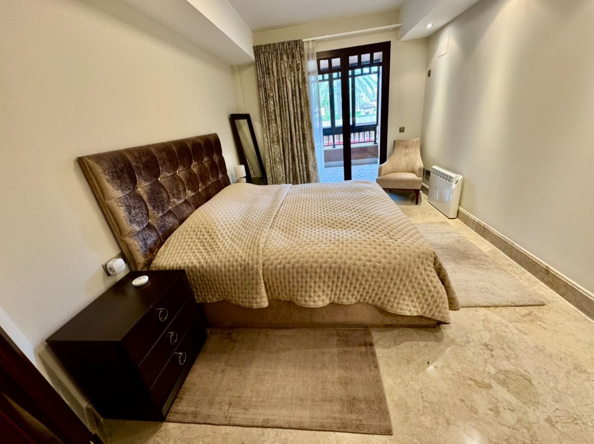 3 Bed Apartment for sale in San Pedro De Alcántara Costa Del Sol, Málaga, Spain