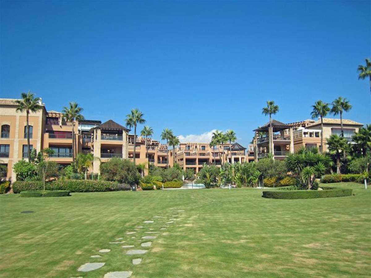 3 Bed Apartment for sale in San Pedro De Alcántara Costa Del Sol, Málaga, Spain