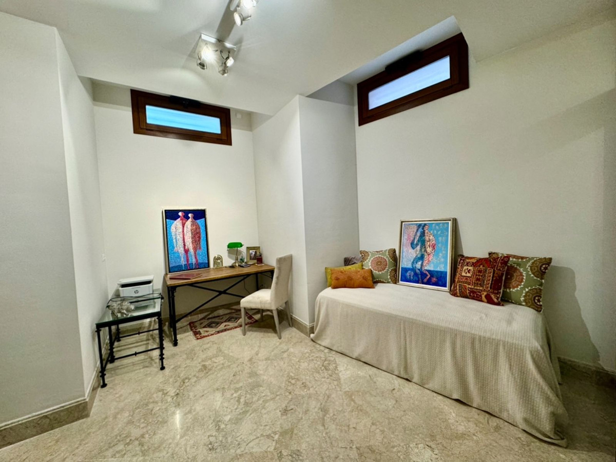 3 Bed Apartment for sale in San Pedro De Alcántara Costa Del Sol, Málaga, Spain