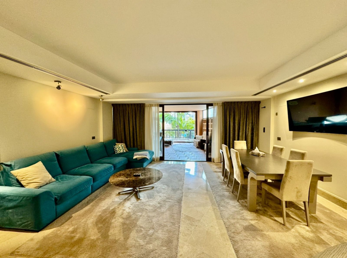 3 Bed Apartment for sale in San Pedro De Alcántara Costa Del Sol, Málaga, Spain