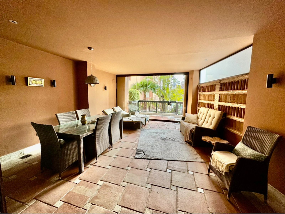 3 Bed Apartment for sale in San Pedro De Alcántara Costa Del Sol, Málaga, Spain