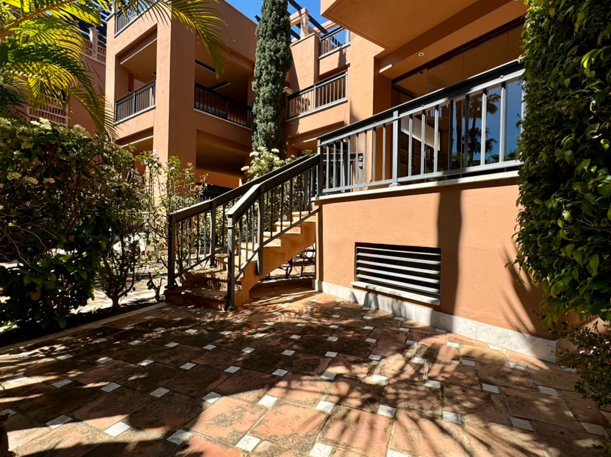 3 Bed Apartment for sale in San Pedro De Alcántara Costa Del Sol, Málaga, Spain